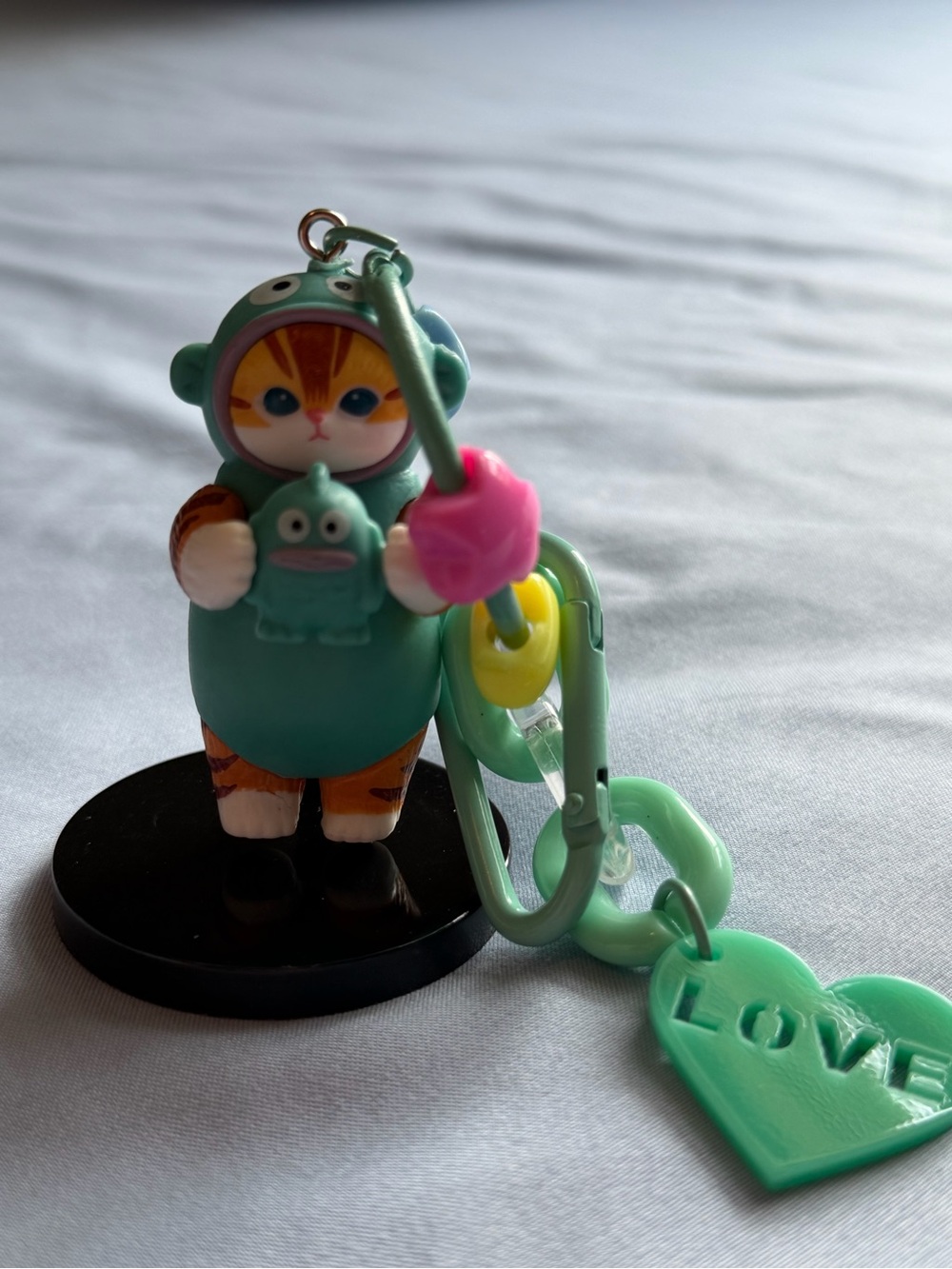 Mofu holding Hangy Keychain/ Figurine Charm with stand.